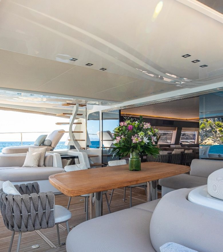 SÁSTA yacht charter 5