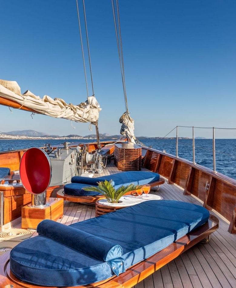 WEATHERBIRD yacht charter 4