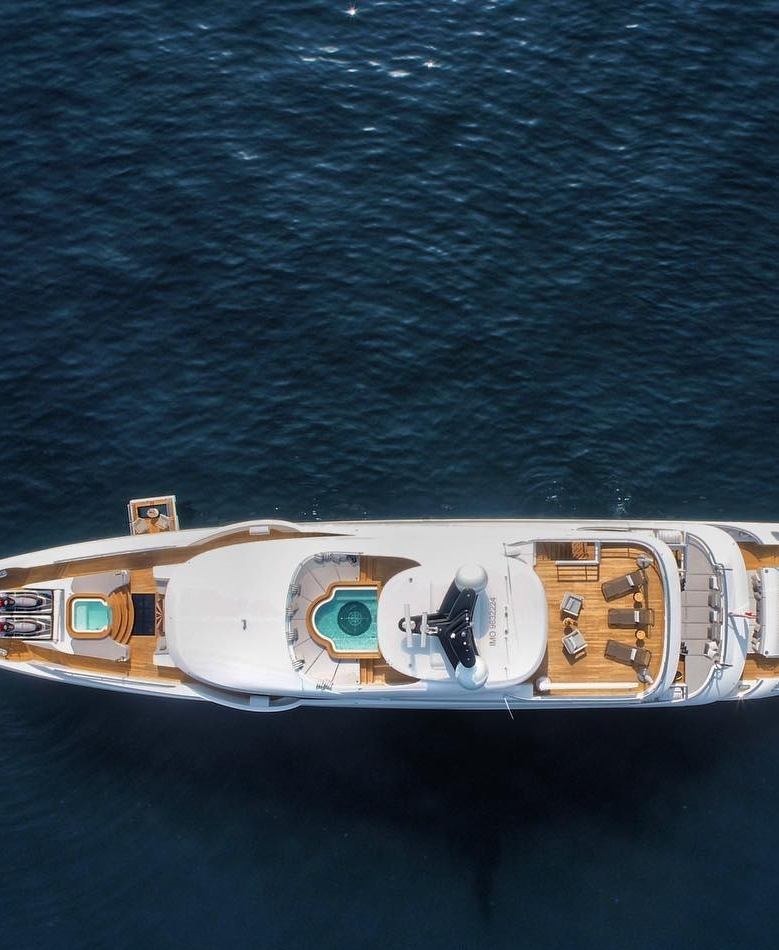 STARBURST III yacht charter 5