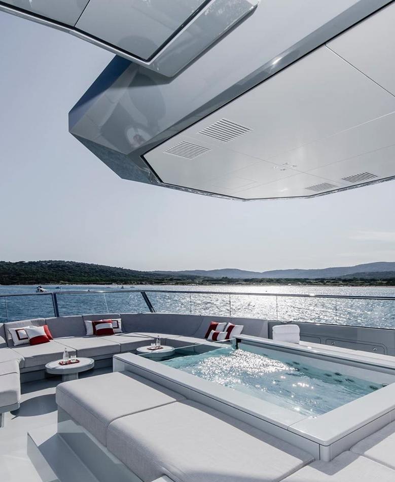 BOLD yacht charter 3
