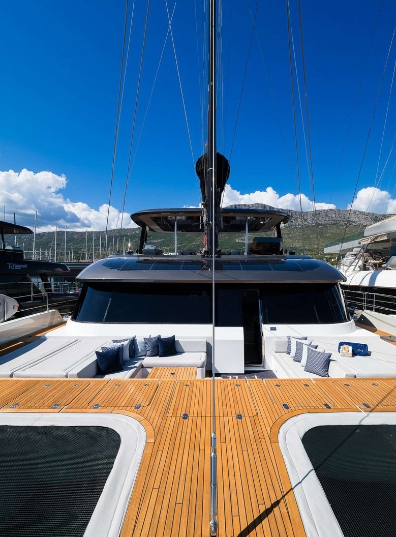 N+1 yacht charter 3