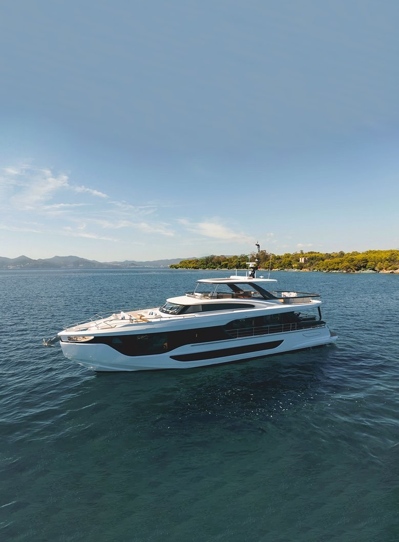 FIRST HORIZON yacht charter 2