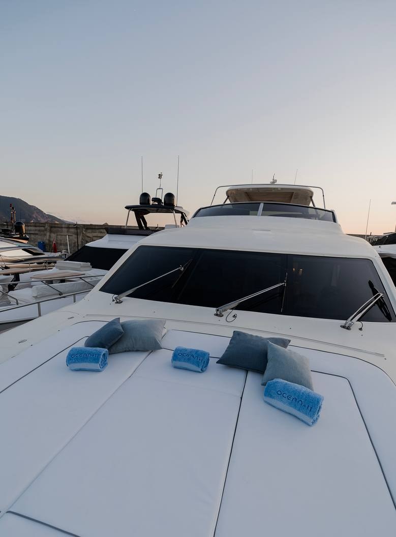 OCEAN DELTA 11 yacht charter 3