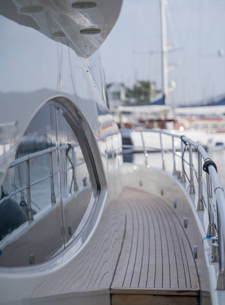 VIVA LOLA yacht charter 5