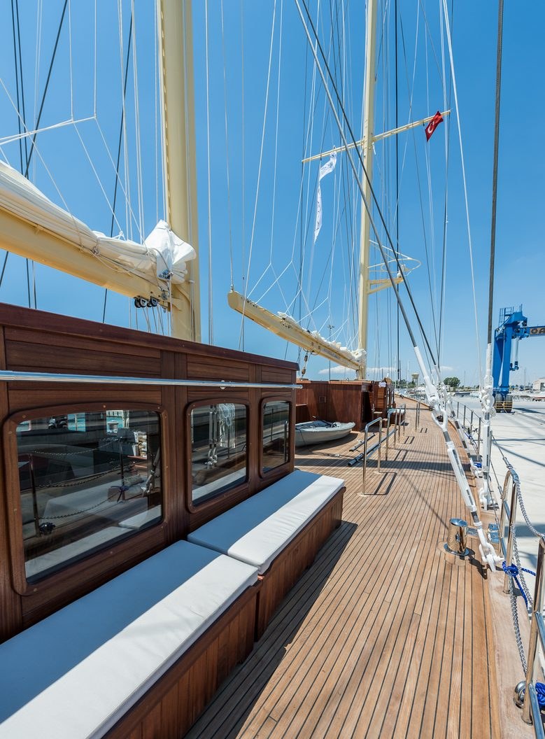 CHRONOS yacht charter 5