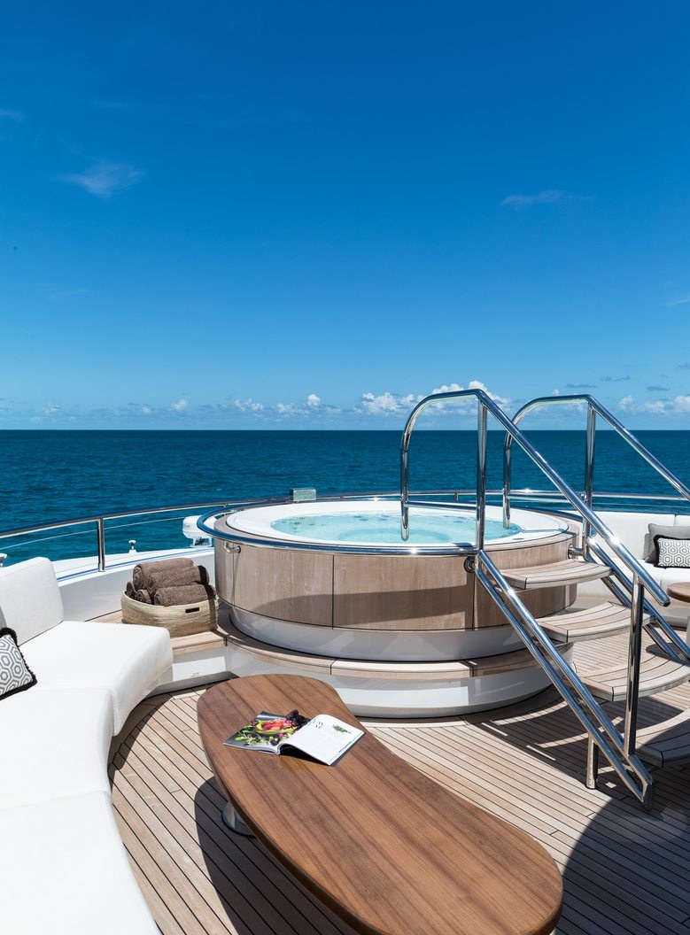 CALEX yacht charter 4