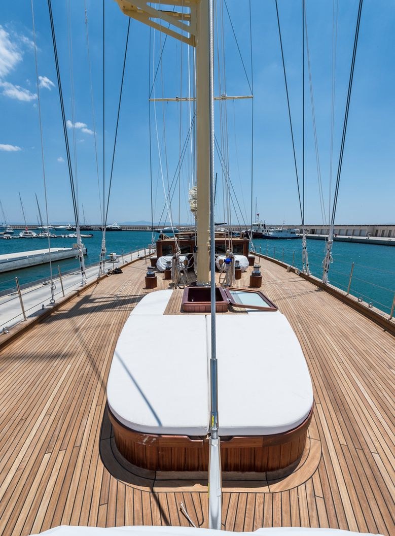 RHEA yacht charter 3