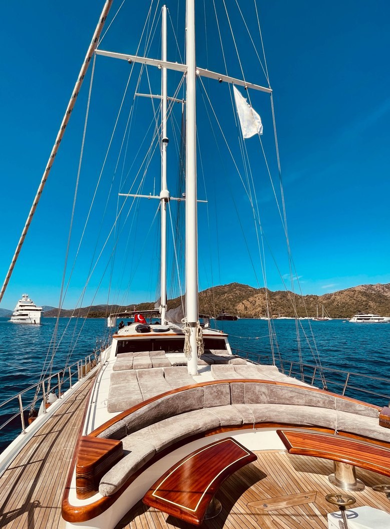DIVA DENIZ yacht charter 3