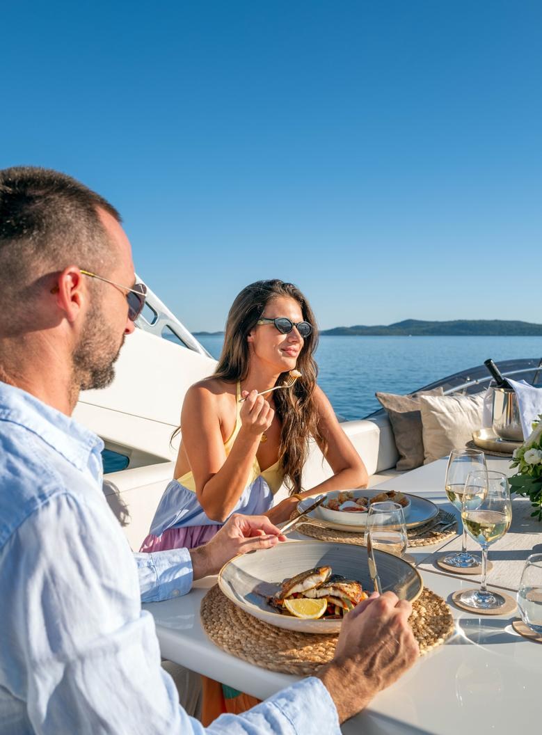 DALIA yacht charter 5