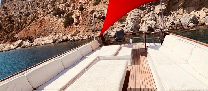 HERCULE POIROT yacht charter 4
