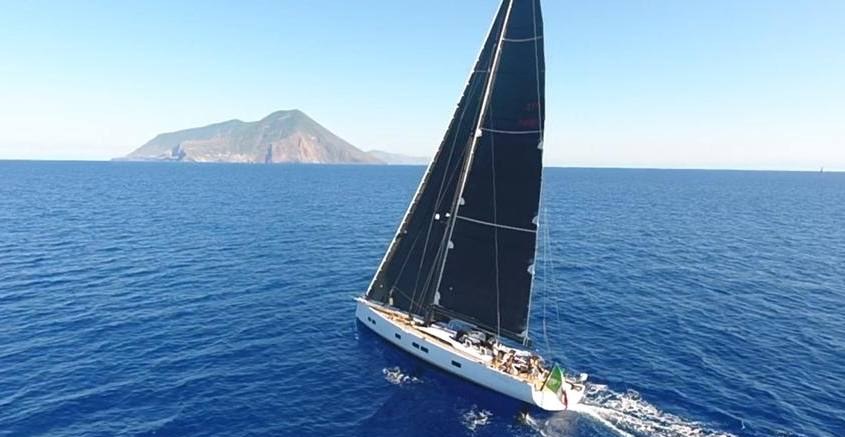O2 yacht charter 5