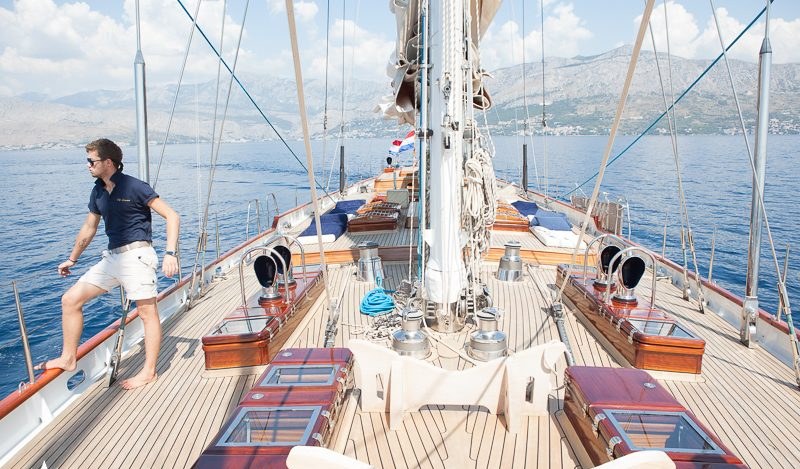 LAURAN yacht charter 5
