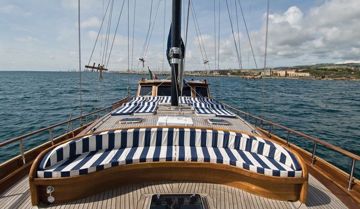 SANTA LUCIA yacht charter 4