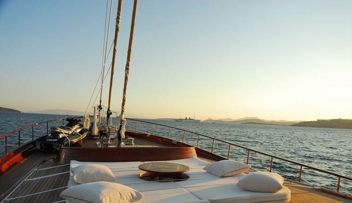 LA BELLA VITA yacht charter 3
