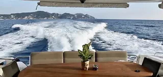 AMATO yacht charter 3