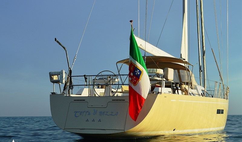 TERRA DI MEZZO yacht charter 3