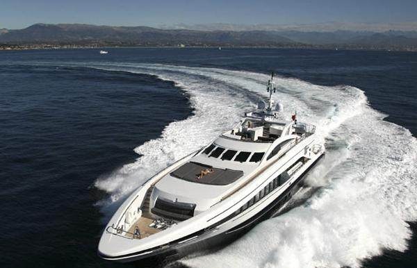 G FORCE yacht charter 4