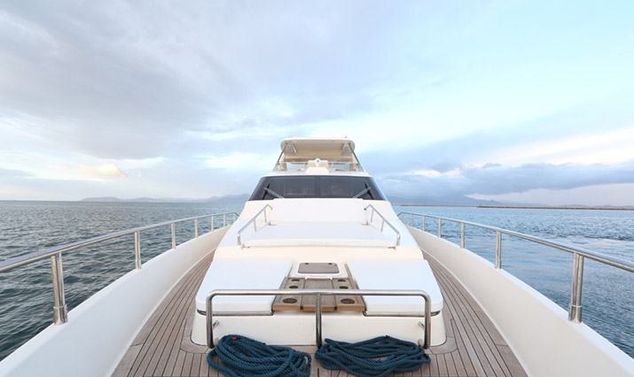 QUESTA È VITA yacht charter 3