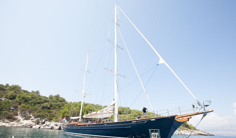 LAURAN yacht charter 3