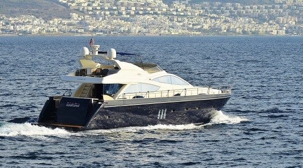 SAKURA yacht charter 3