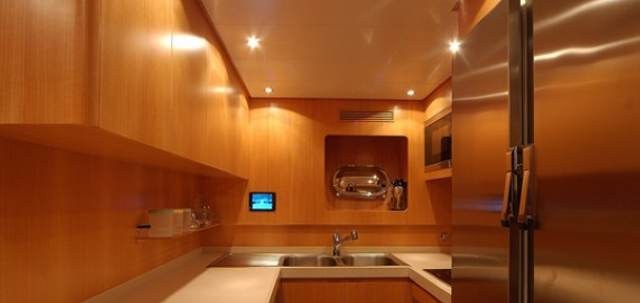 BRAVO DELTA yacht charter 2
