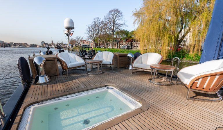 WONDERLAND yacht charter 4