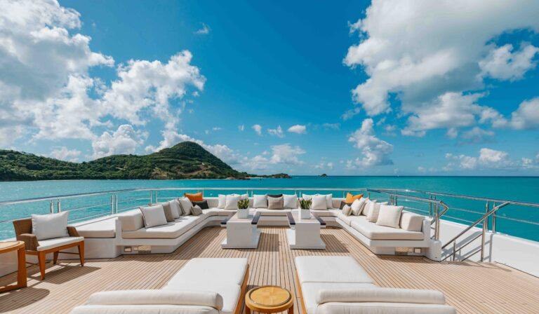 QUANTUM OF SOLACE yacht charter 4