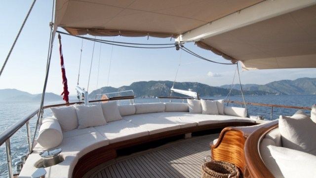LA BELLA VITA yacht charter 5
