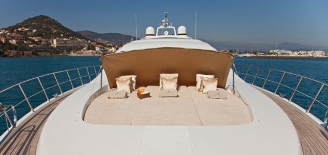 DELHIA yacht charter 2