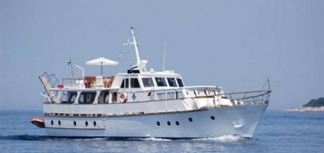 CADABRA yacht charter 2