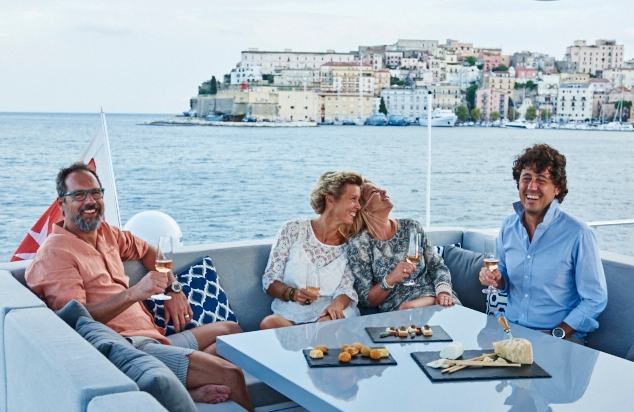 BLUE DEER yacht charter 5