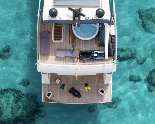 BISCAYNE yacht charter 5