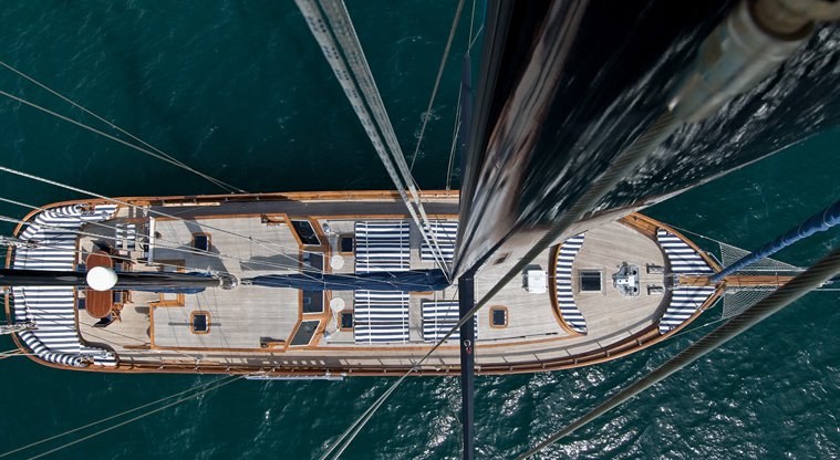 SANTA LUCIA yacht charter 5