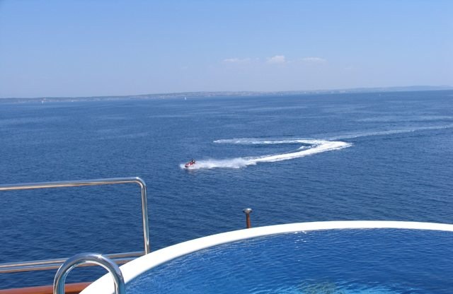 BIG ARON yacht charter 3