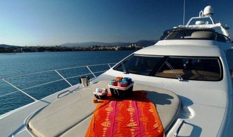 AZUCENA MARE yacht charter 3