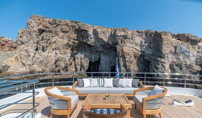 BOJI yacht charter 4