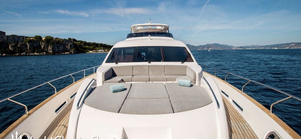 SKYRA yacht charter 3