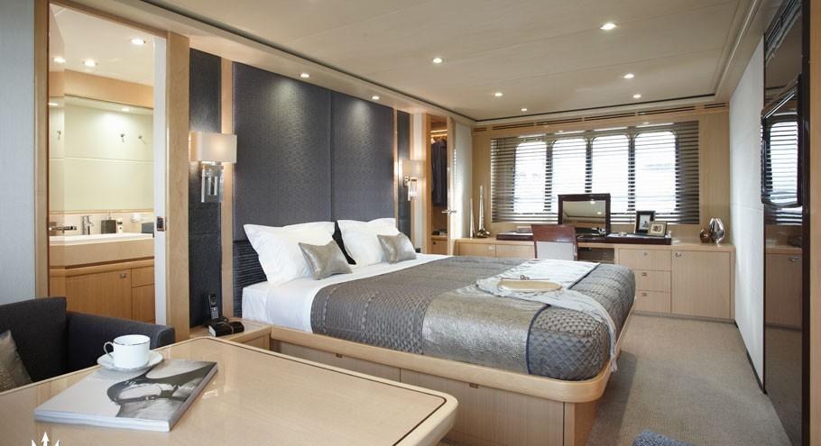 TOP yacht charter 4