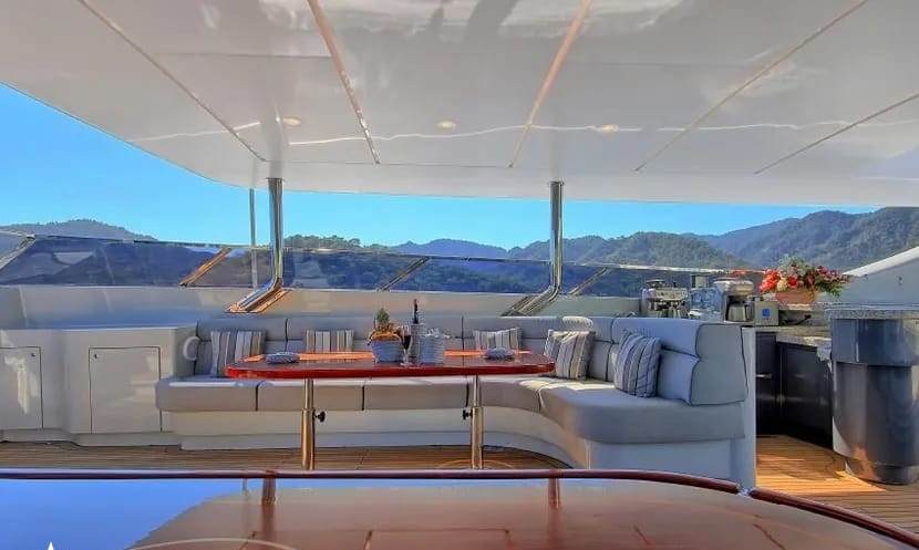 CROCUS yacht charter 5