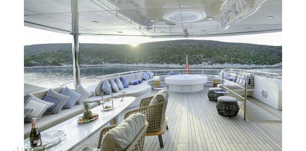 VETRO yacht charter 4