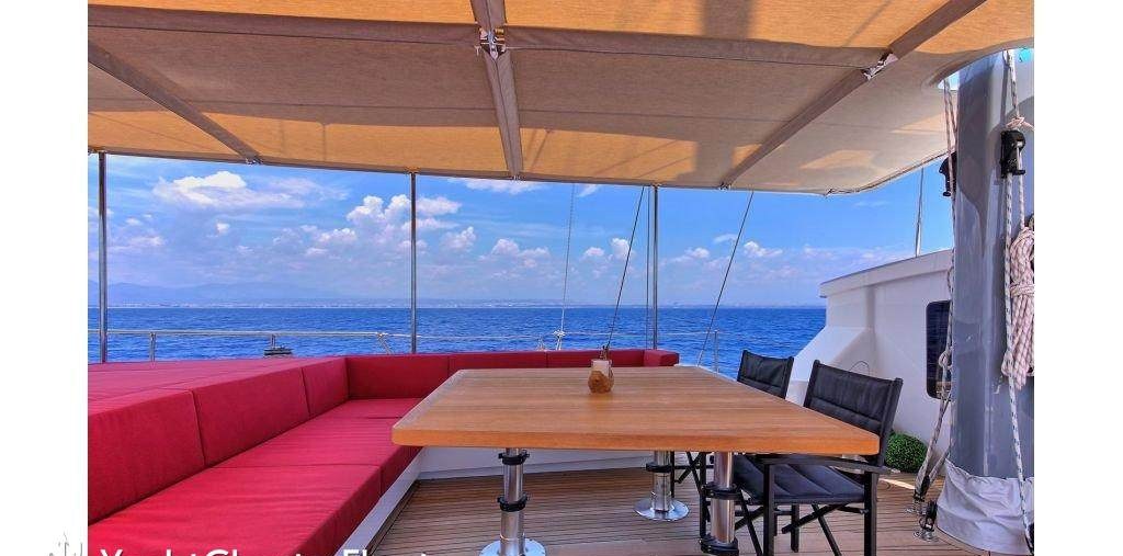 MOSS yacht charter 5