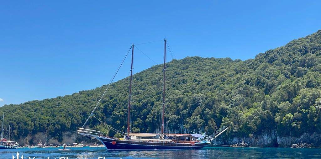 STELLA QUEEN yacht charter 3