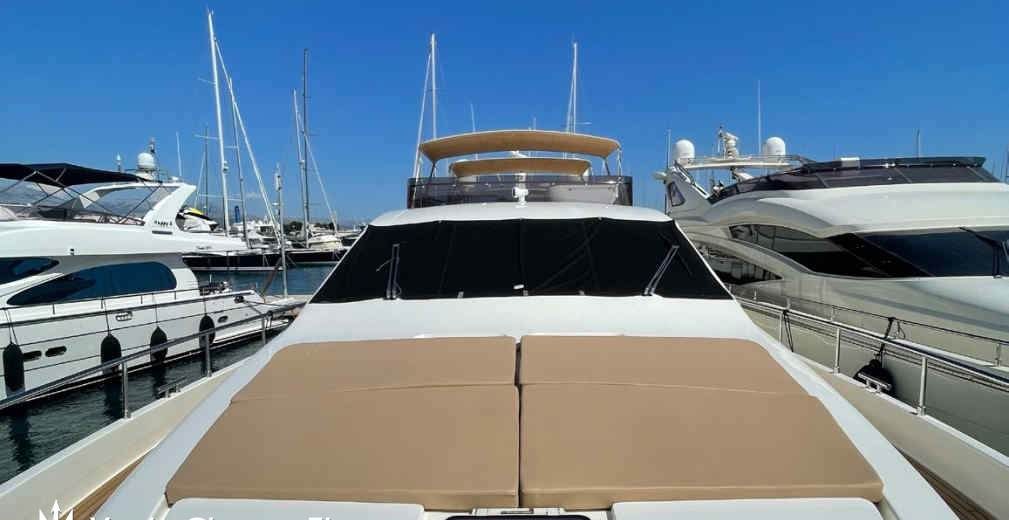 ORLANDO L yacht charter 3