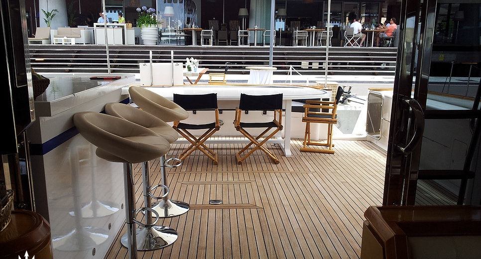 LADY ALHENA OF LONDON yacht charter 4
