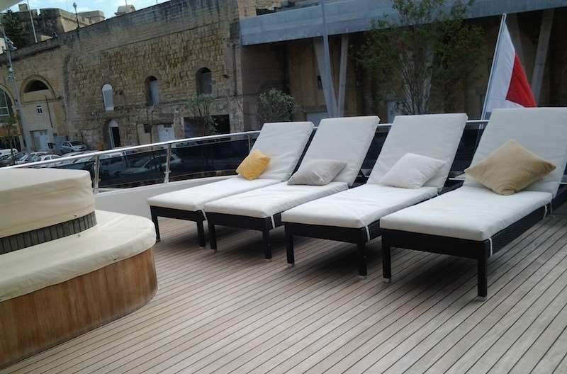 ARIA yacht charter 4
