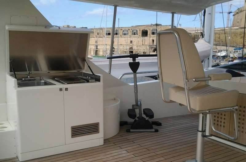 ARIA yacht charter 5