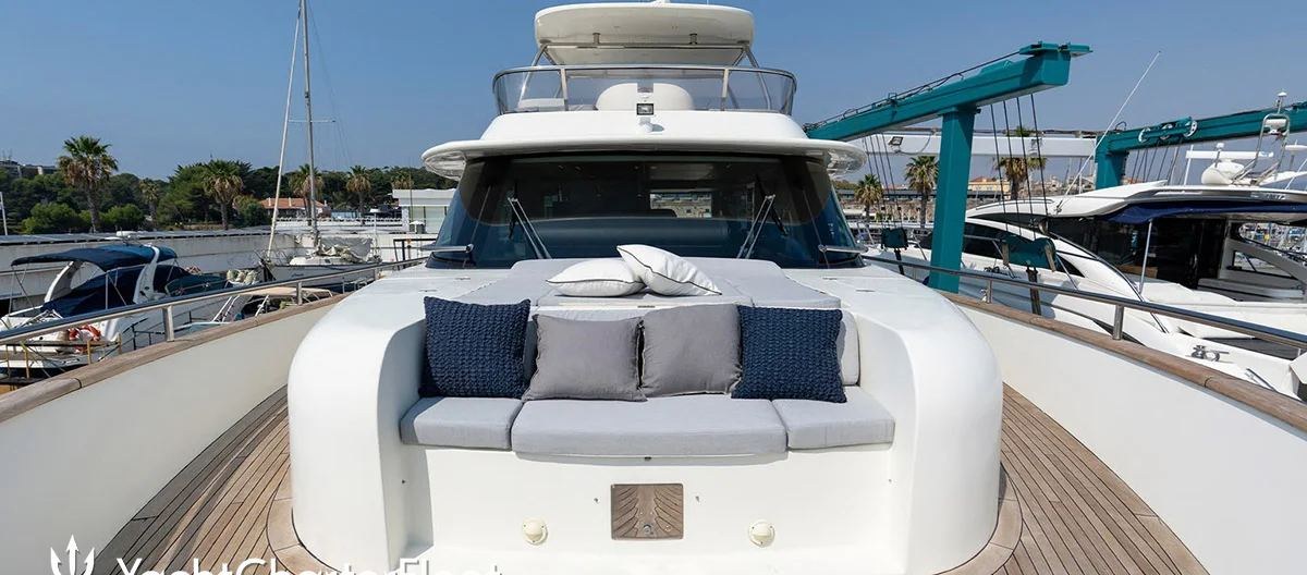 ALMAR II yacht charter 3