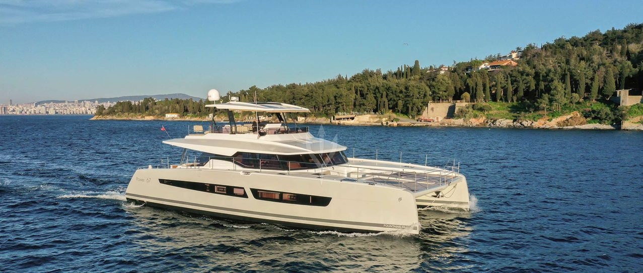 ARIVA yacht charter 1