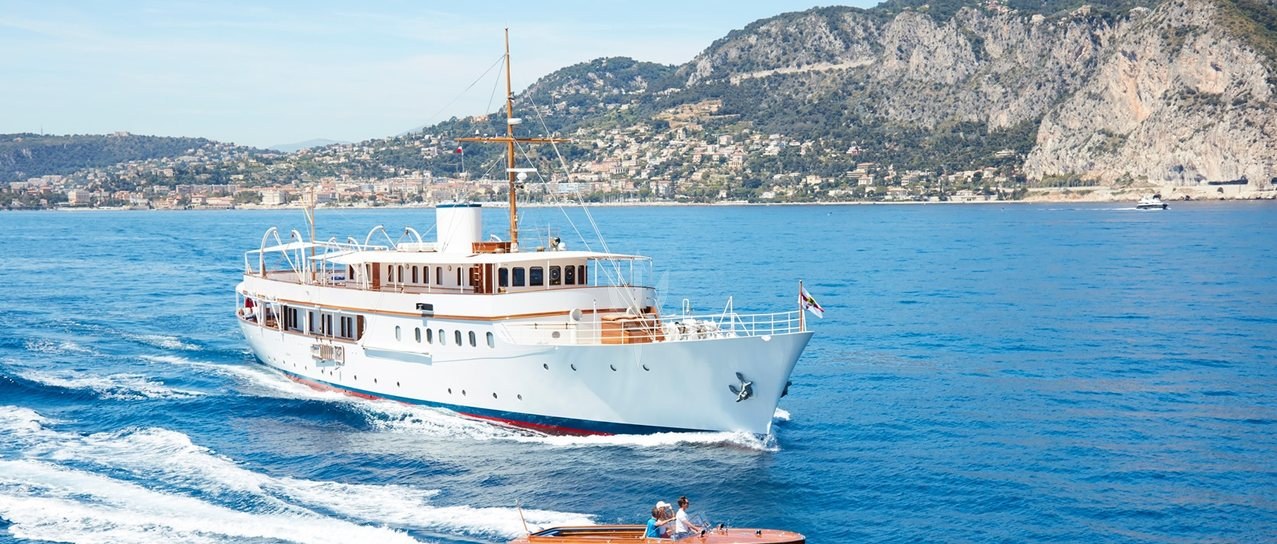 MALAHNE yacht charter 1