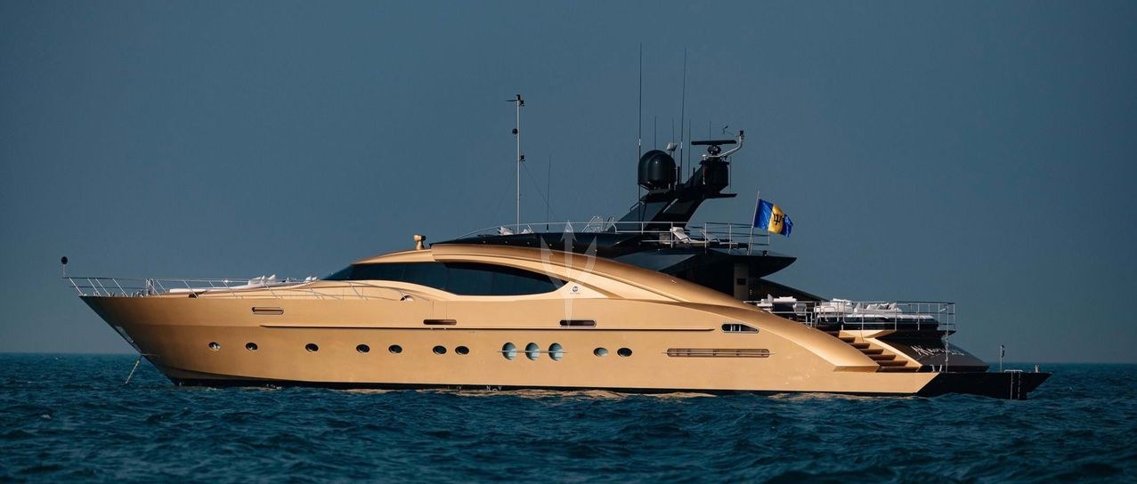 AK ROYALTY yacht charter 1